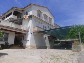 Apartments with a parking space Supetarska Draga - Gornja, Rab - 13705